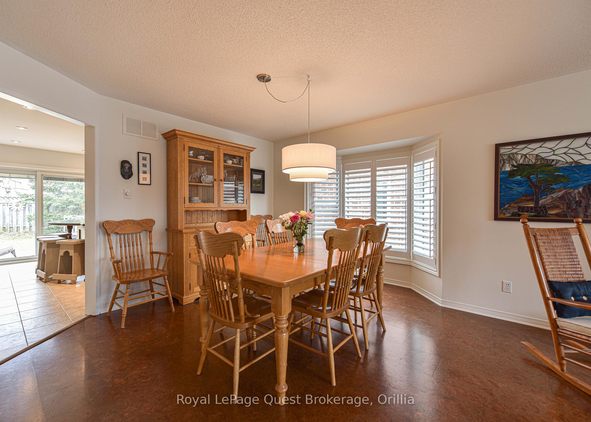 Photo 19 of 472 Ferndale Drive N, Barrie, Northwest — HOMEH