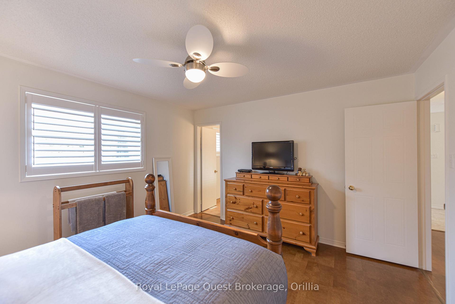 Photo 30 of 472 Ferndale Drive N, Barrie, Northwest — HOMEH