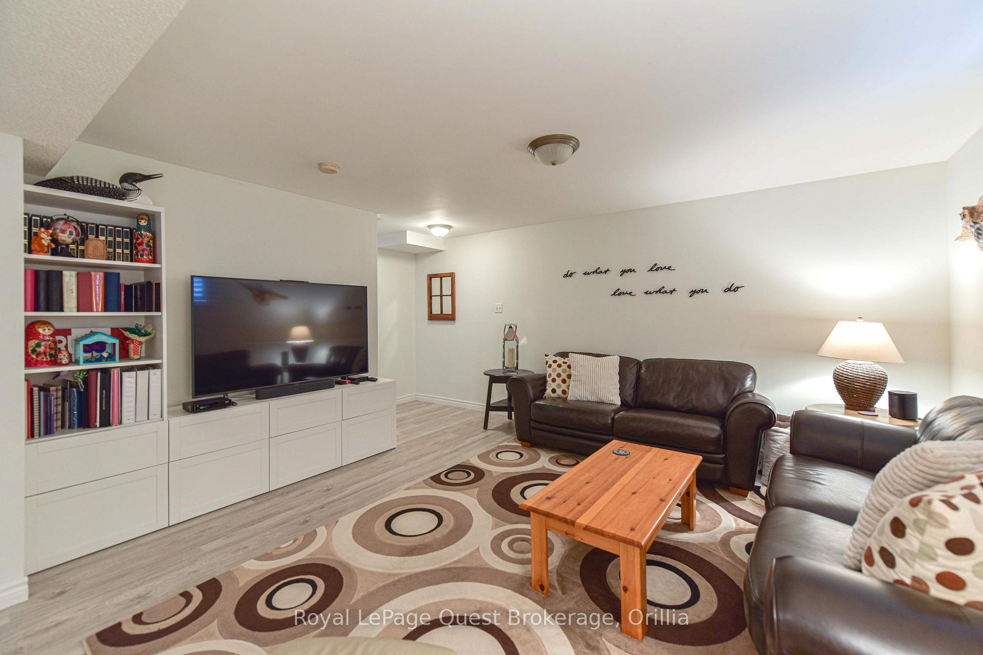 Photo 36 of 472 Ferndale Drive N, Barrie, Northwest — HOMEH