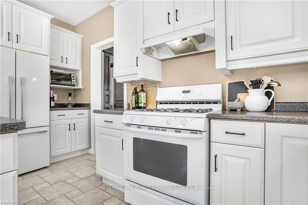 Photo 14 of 2 Briarwood Drive, St. Catharines, Rykert/Vansickle — HOMEH