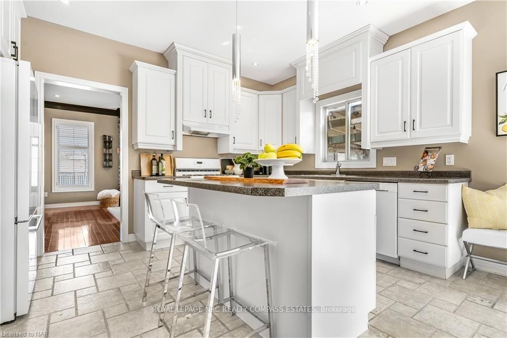 Photo 16 of 2 Briarwood Drive, St. Catharines, Rykert/Vansickle — HOMEH