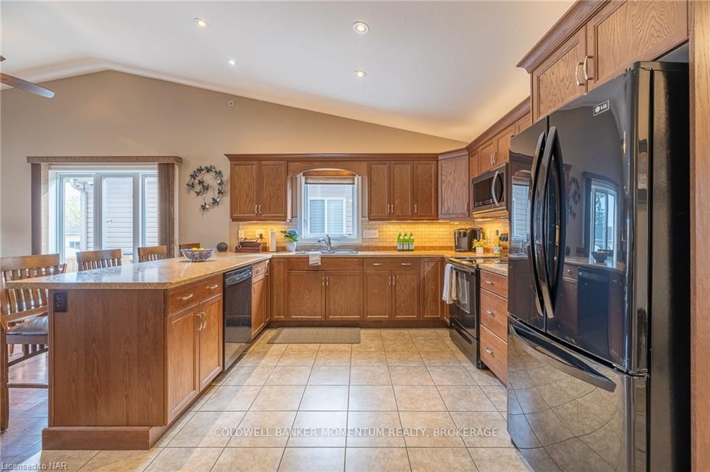 Photo 9 of 11 Corbin Street, St. Catharines, Oakdale — HOMEH