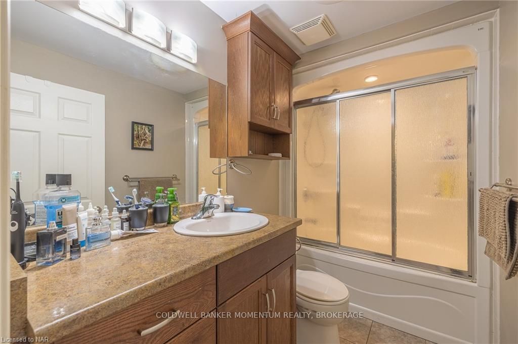Photo 35 of 11 Corbin Street, St. Catharines, Oakdale — HOMEH