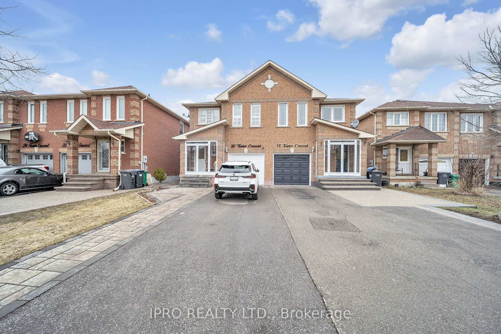 Photo 9 of 18 Tessler Crescent, Brampton, Brampton West — HOMEH
