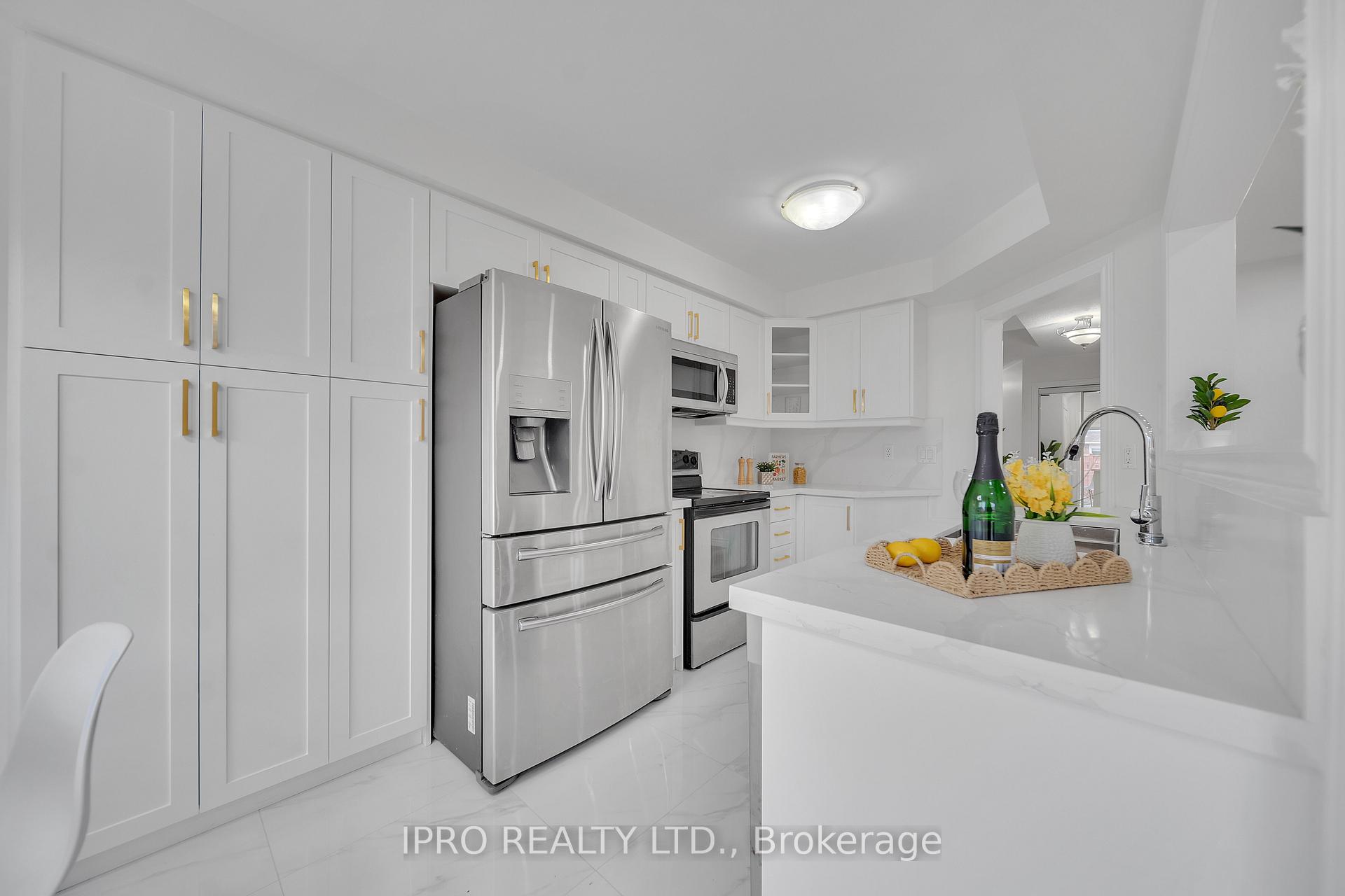 Photo 15 of 18 Tessler Crescent, Brampton, Brampton West — HOMEH