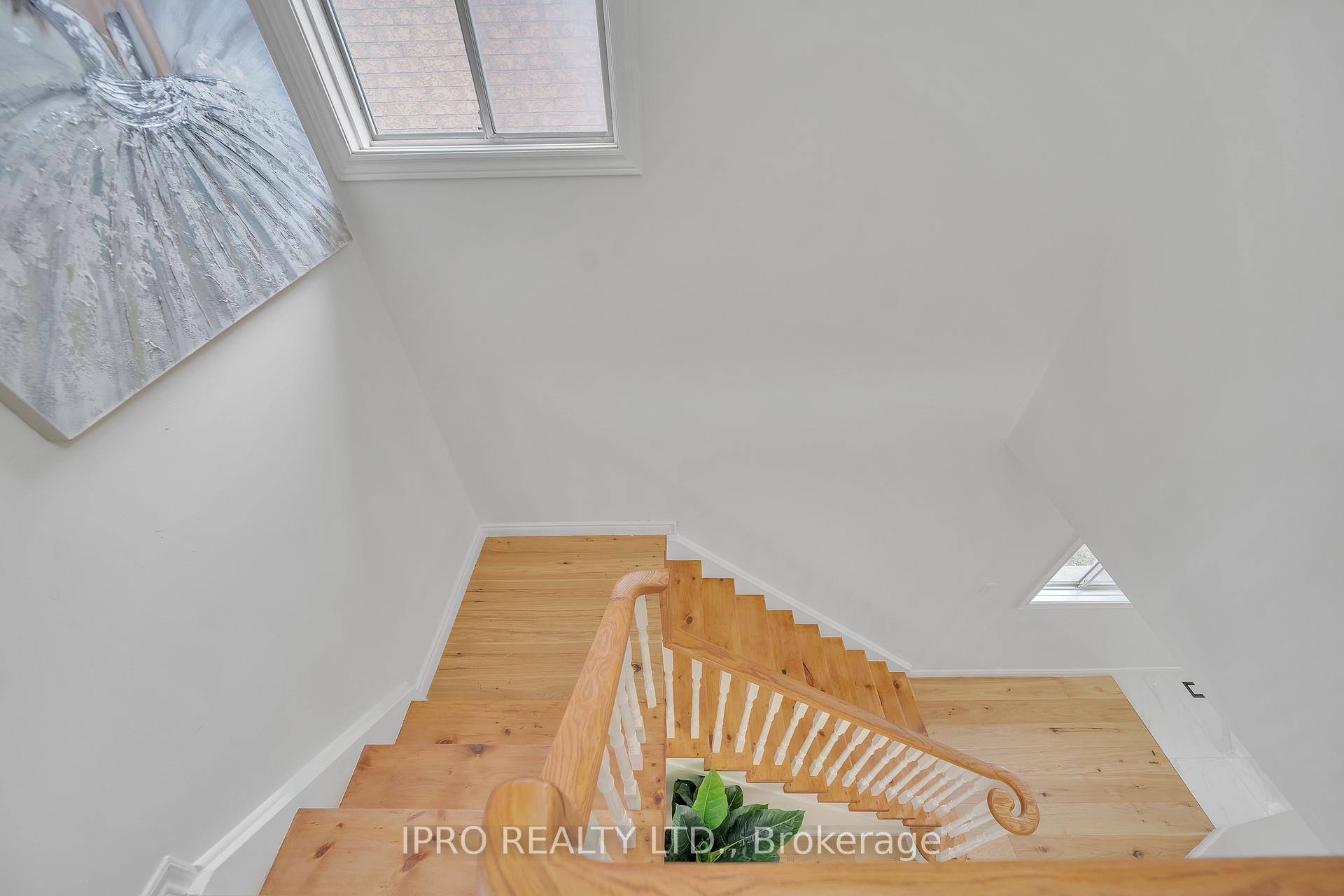 Photo 33 of 18 Tessler Crescent, Brampton, Brampton West — HOMEH