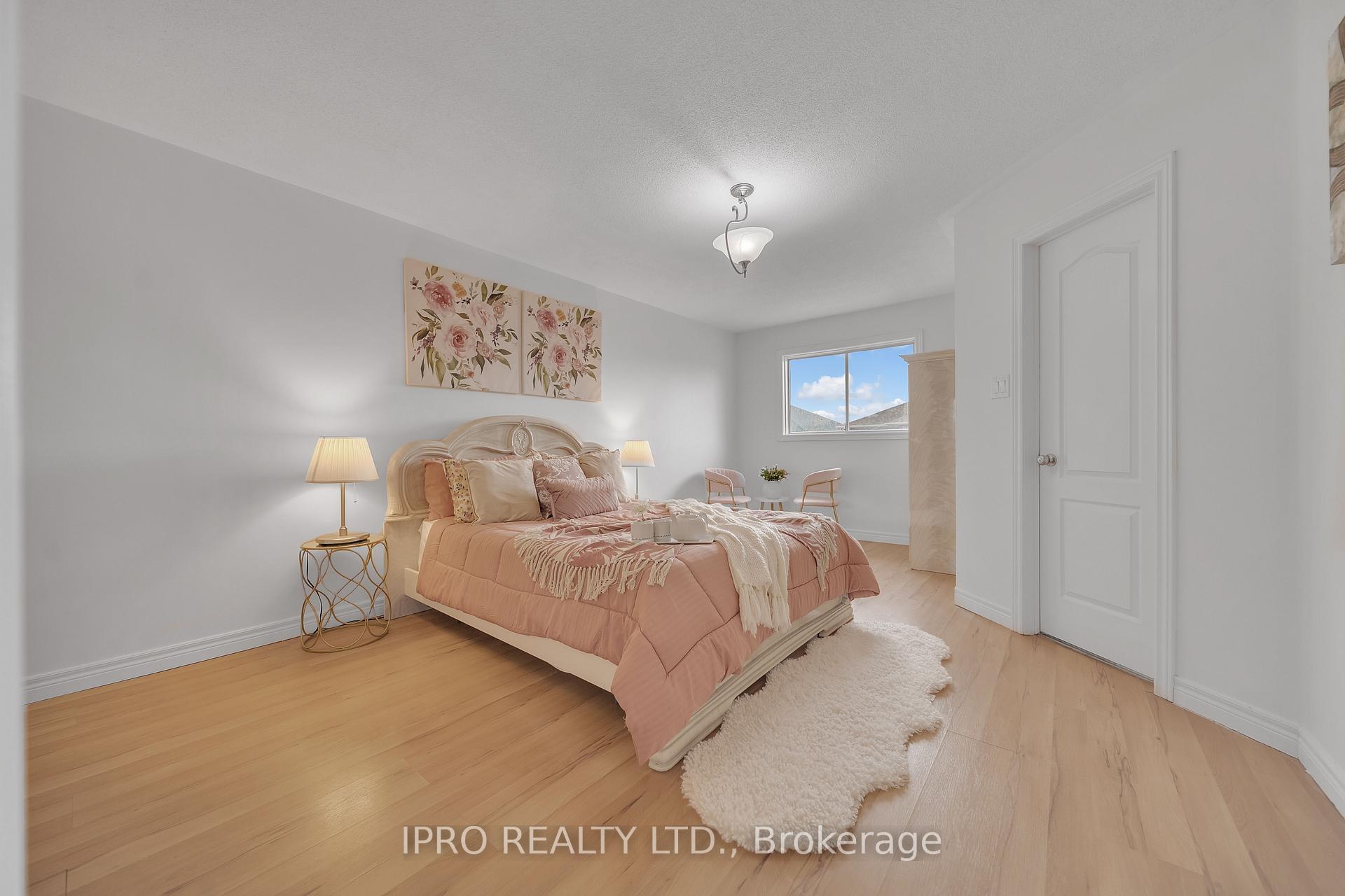 Photo 10 of 18 Tessler Crescent, Brampton, Brampton West — HOMEH