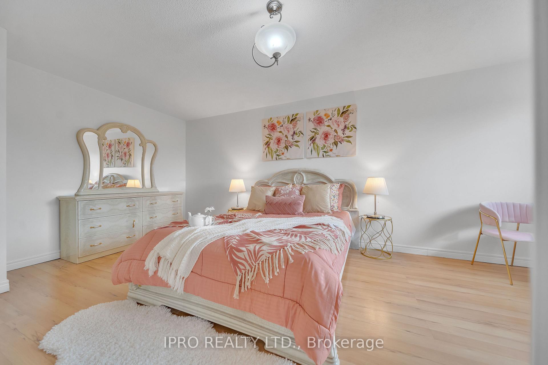 Photo 22 of 18 Tessler Crescent, Brampton, Brampton West — HOMEH