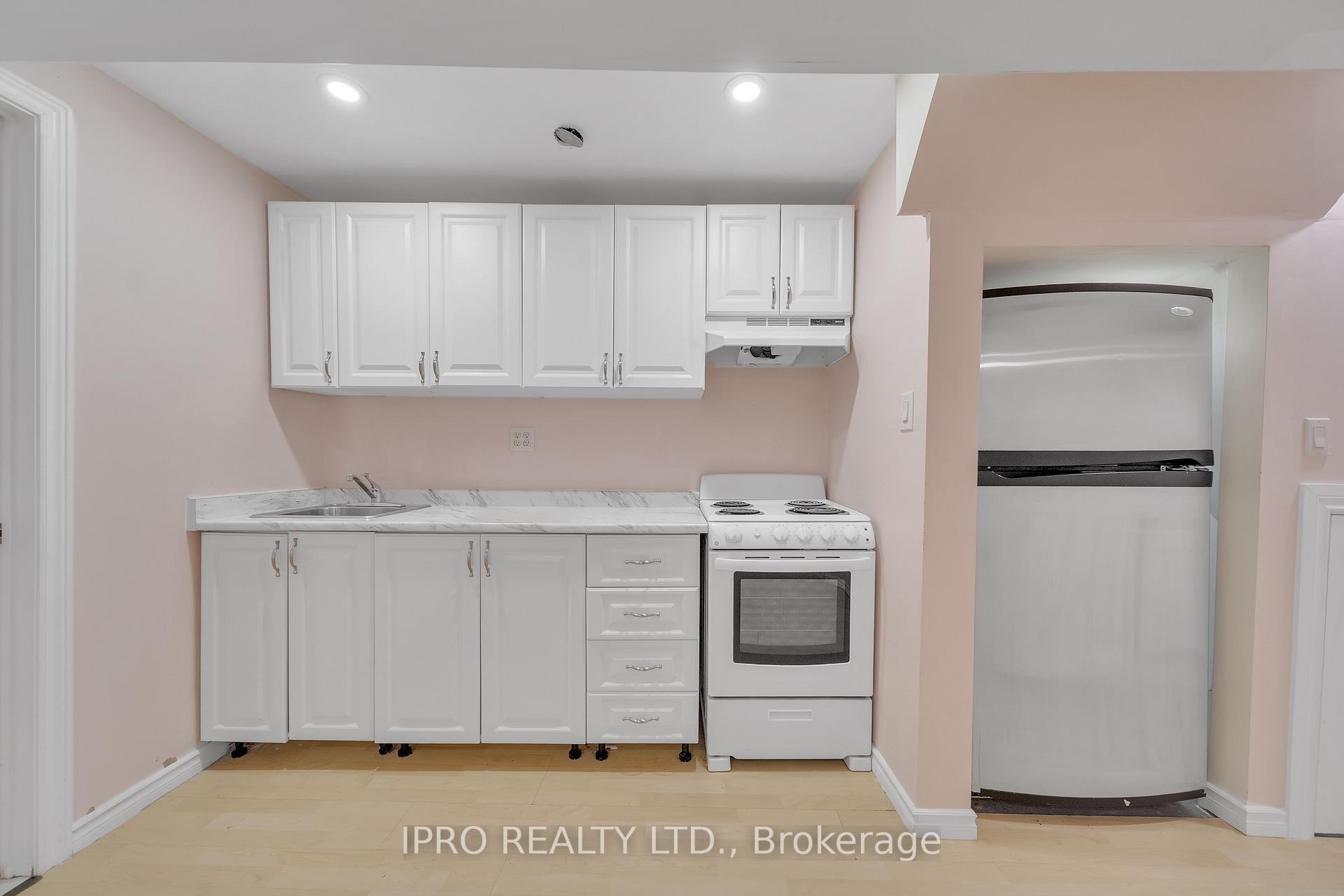 Photo 20 of 18 Tessler Crescent, Brampton, Brampton West — HOMEH