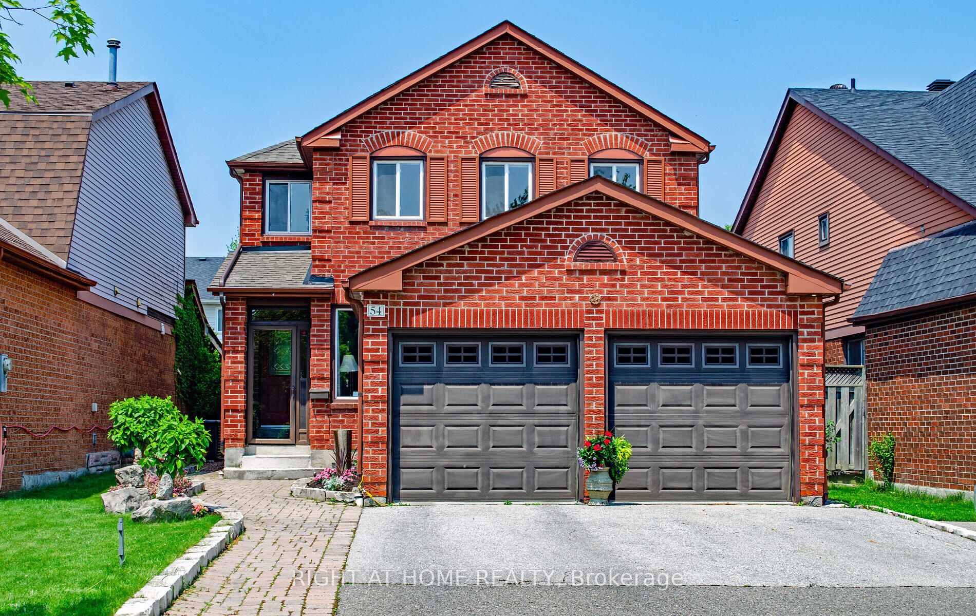 Photo 3 of 54 Ferguson Place, Brampton, Fletcher's West — HOMEH