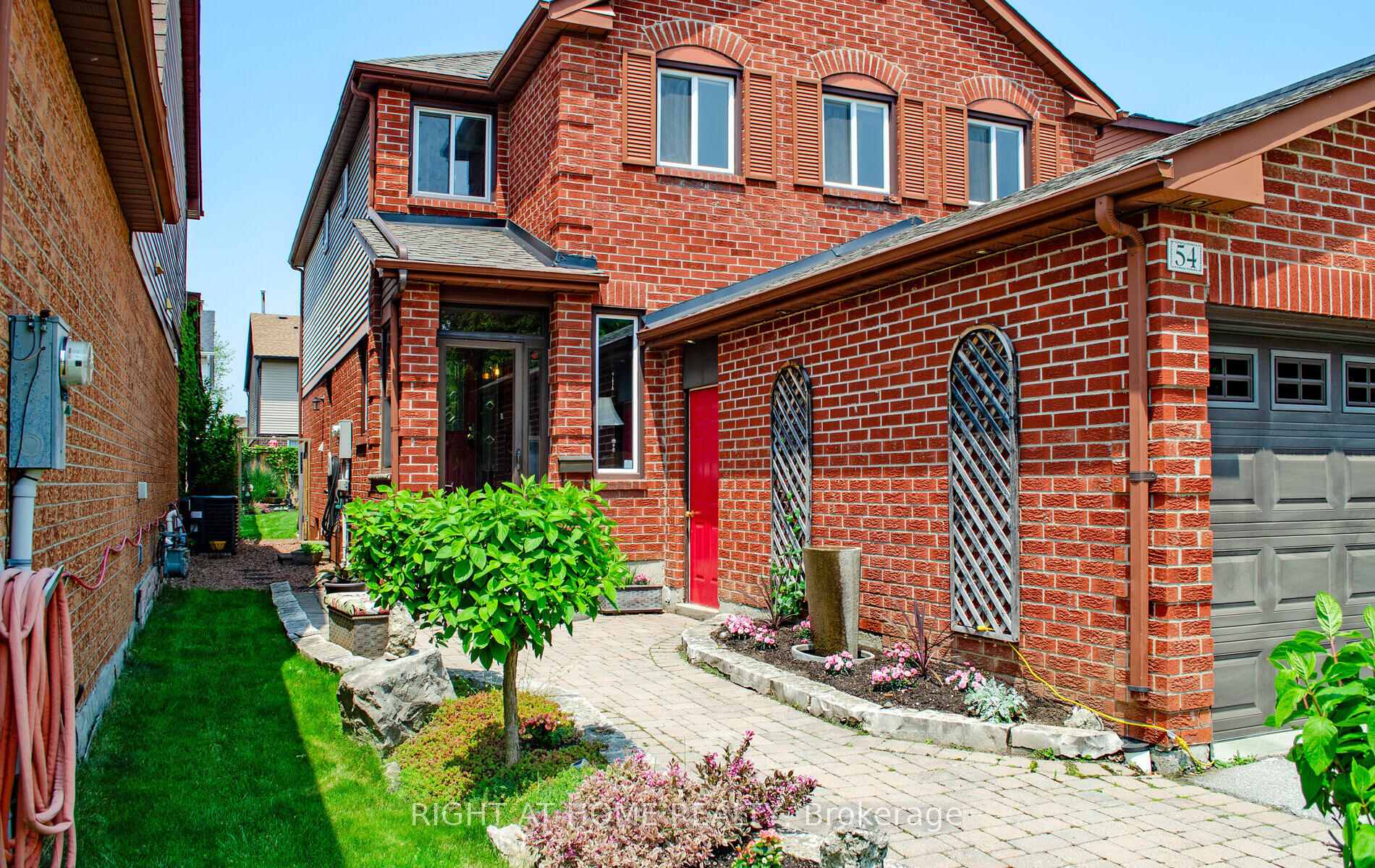 Photo 9 of 54 Ferguson Place, Brampton, Fletcher's West — HOMEH