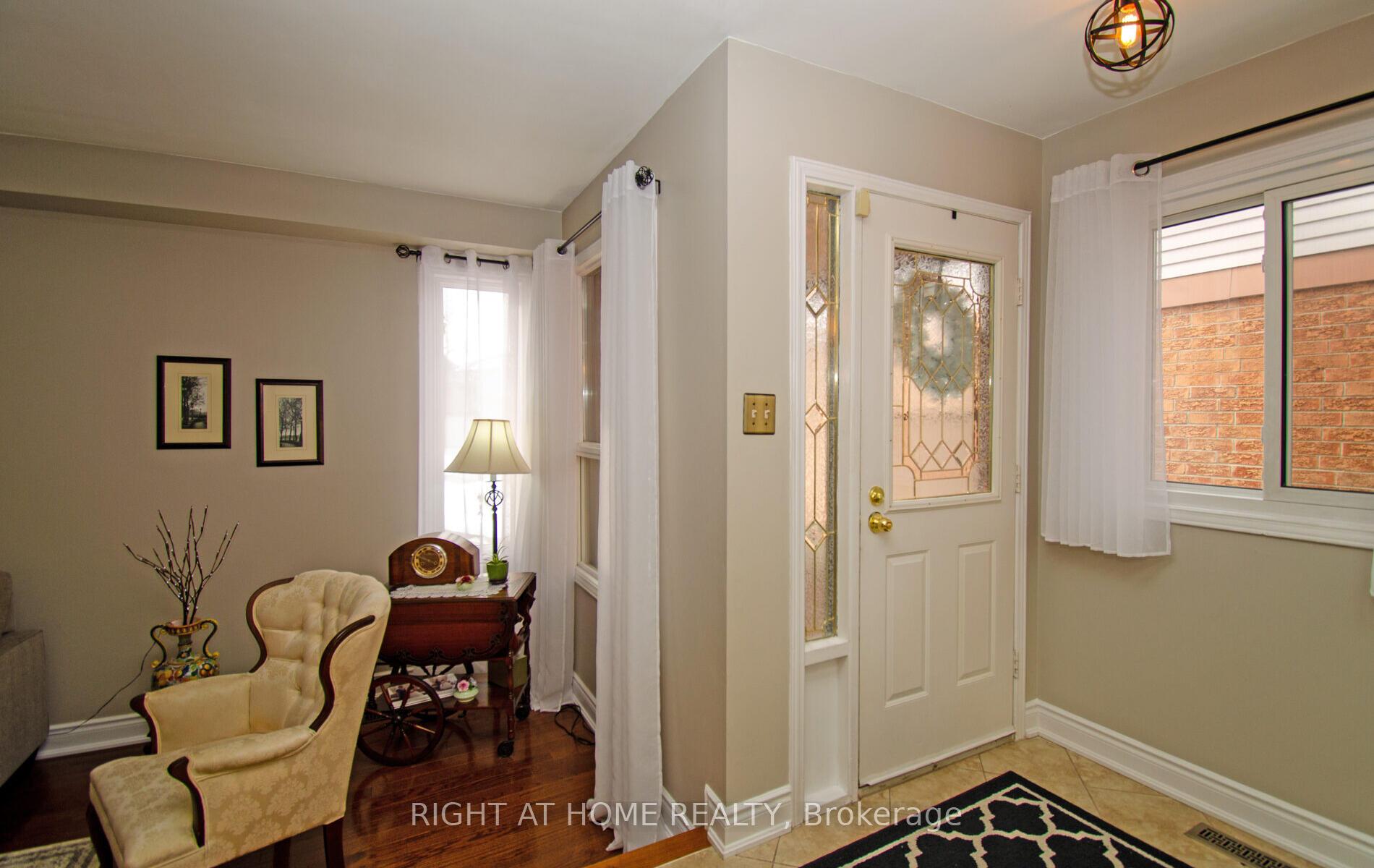 Photo 39 of 54 Ferguson Place, Brampton, Fletcher's West — HOMEH