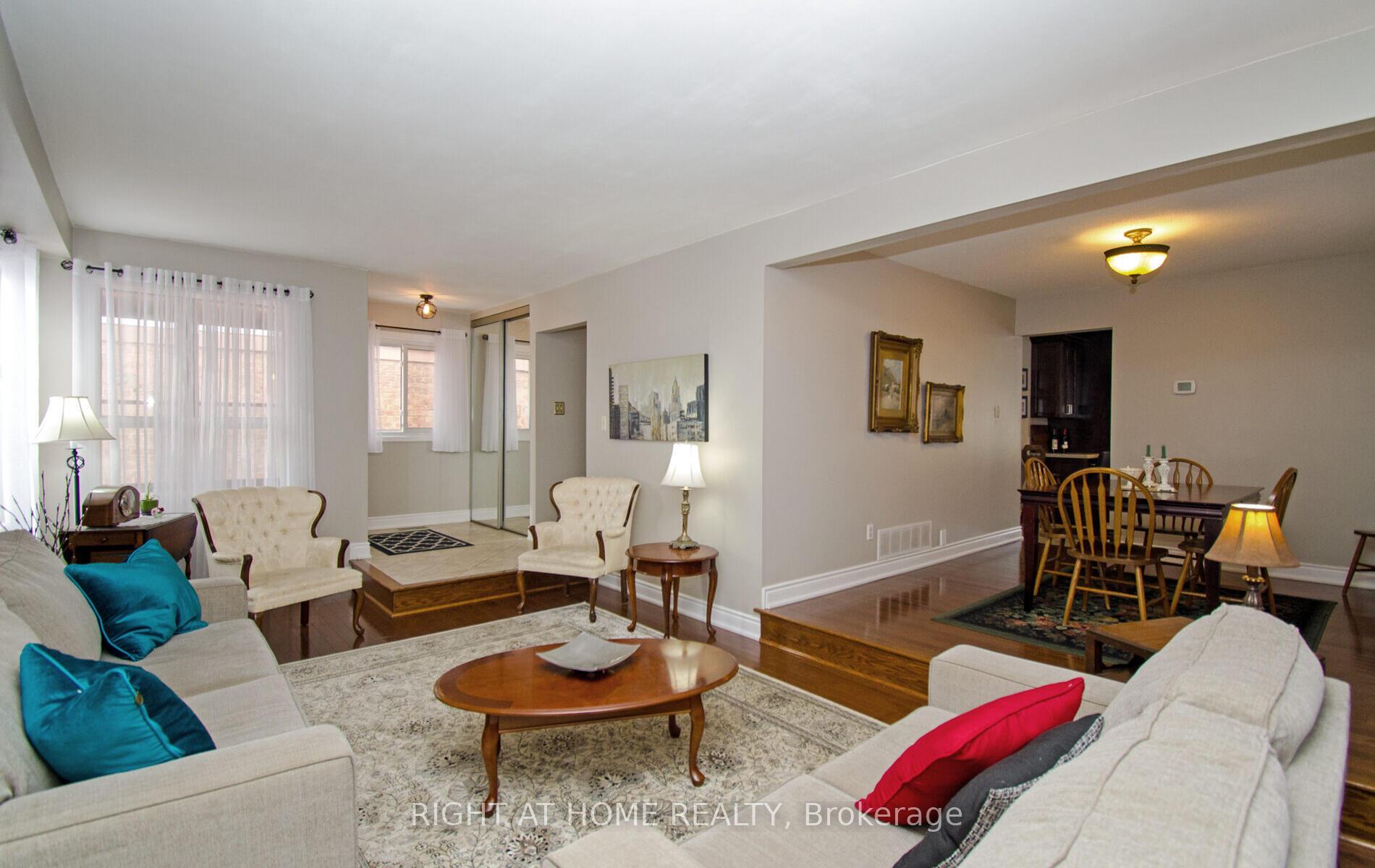 Photo 16 of 54 Ferguson Place, Brampton, Fletcher's West — HOMEH