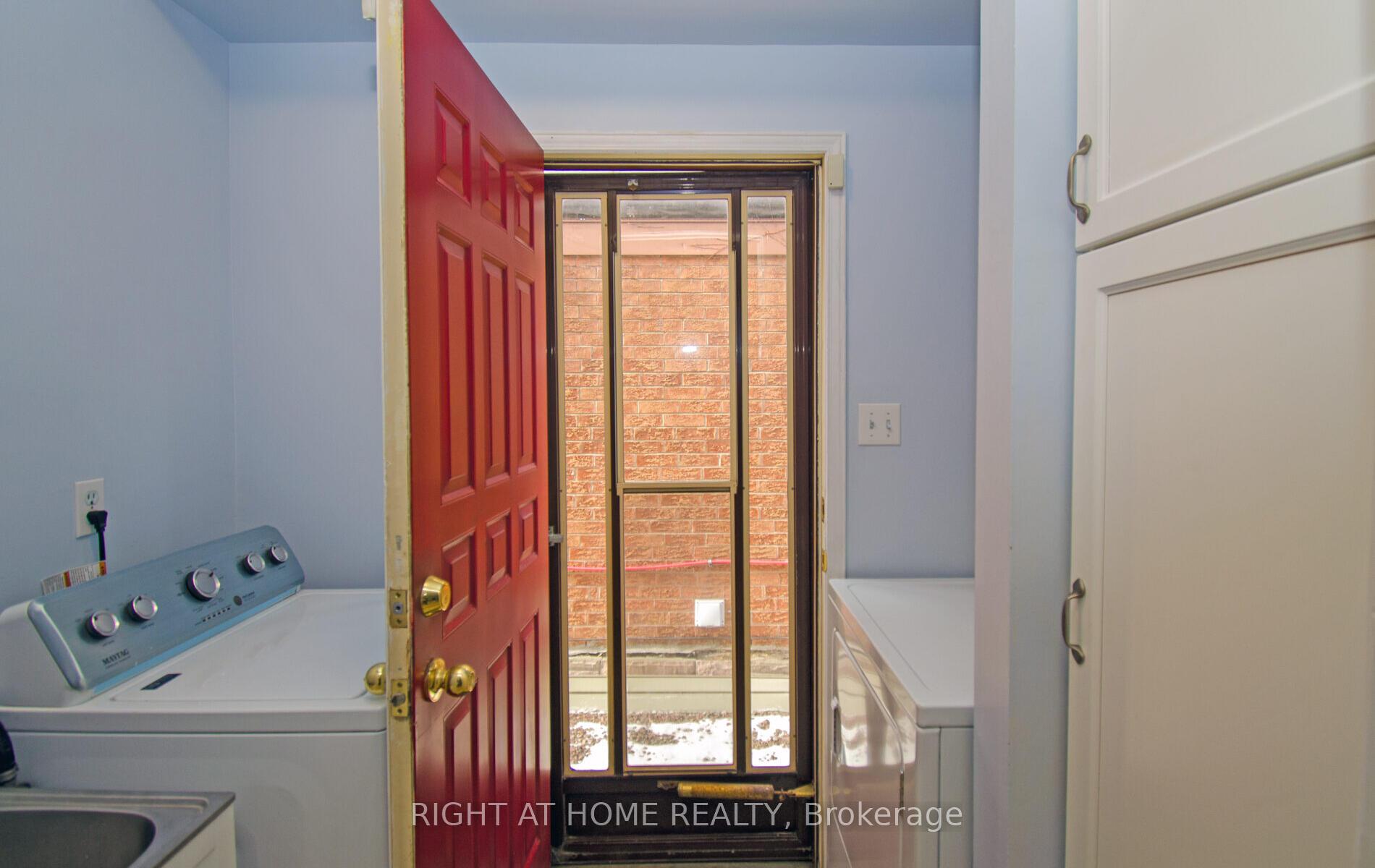 Photo 41 of 54 Ferguson Place, Brampton, Fletcher's West — HOMEH