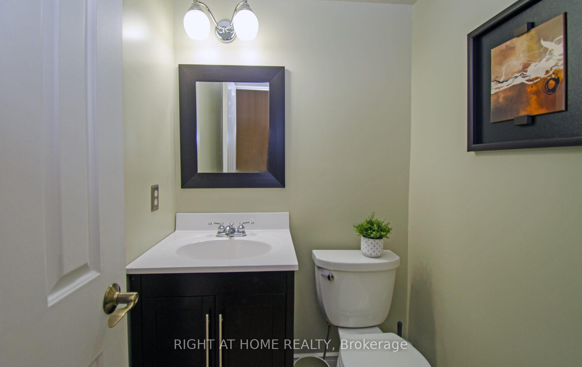 Photo 23 of 54 Ferguson Place, Brampton, Fletcher's West — HOMEH