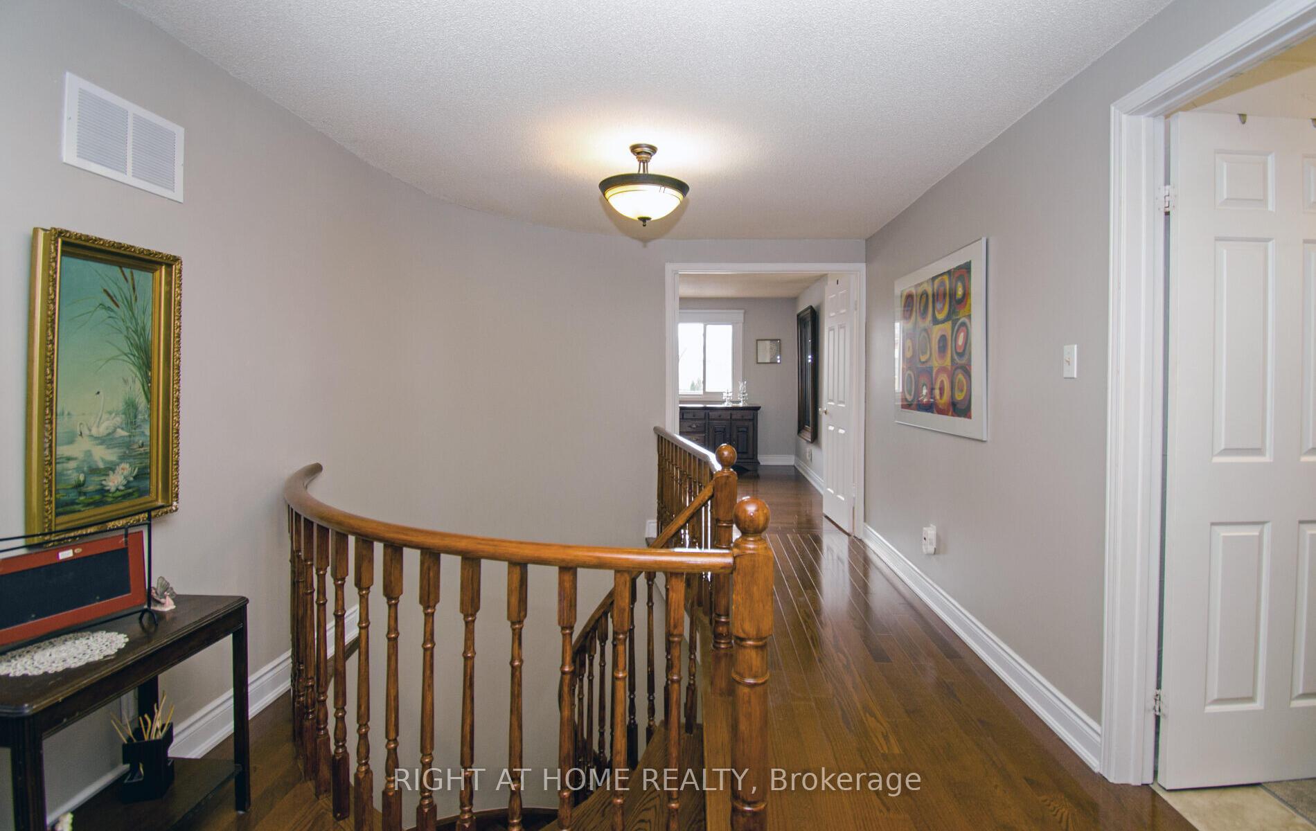 Photo 28 of 54 Ferguson Place, Brampton, Fletcher's West — HOMEH