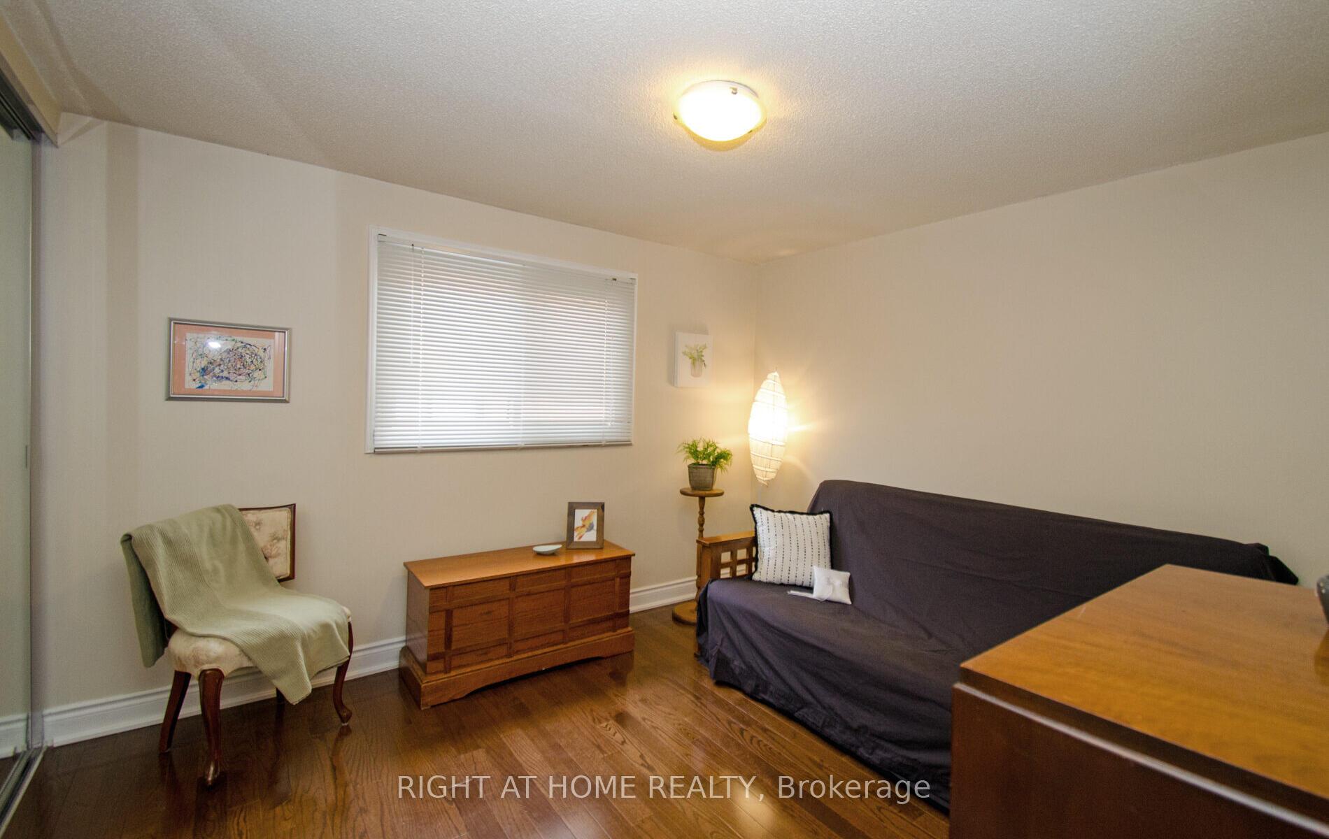 Photo 17 of 54 Ferguson Place, Brampton, Fletcher's West — HOMEH