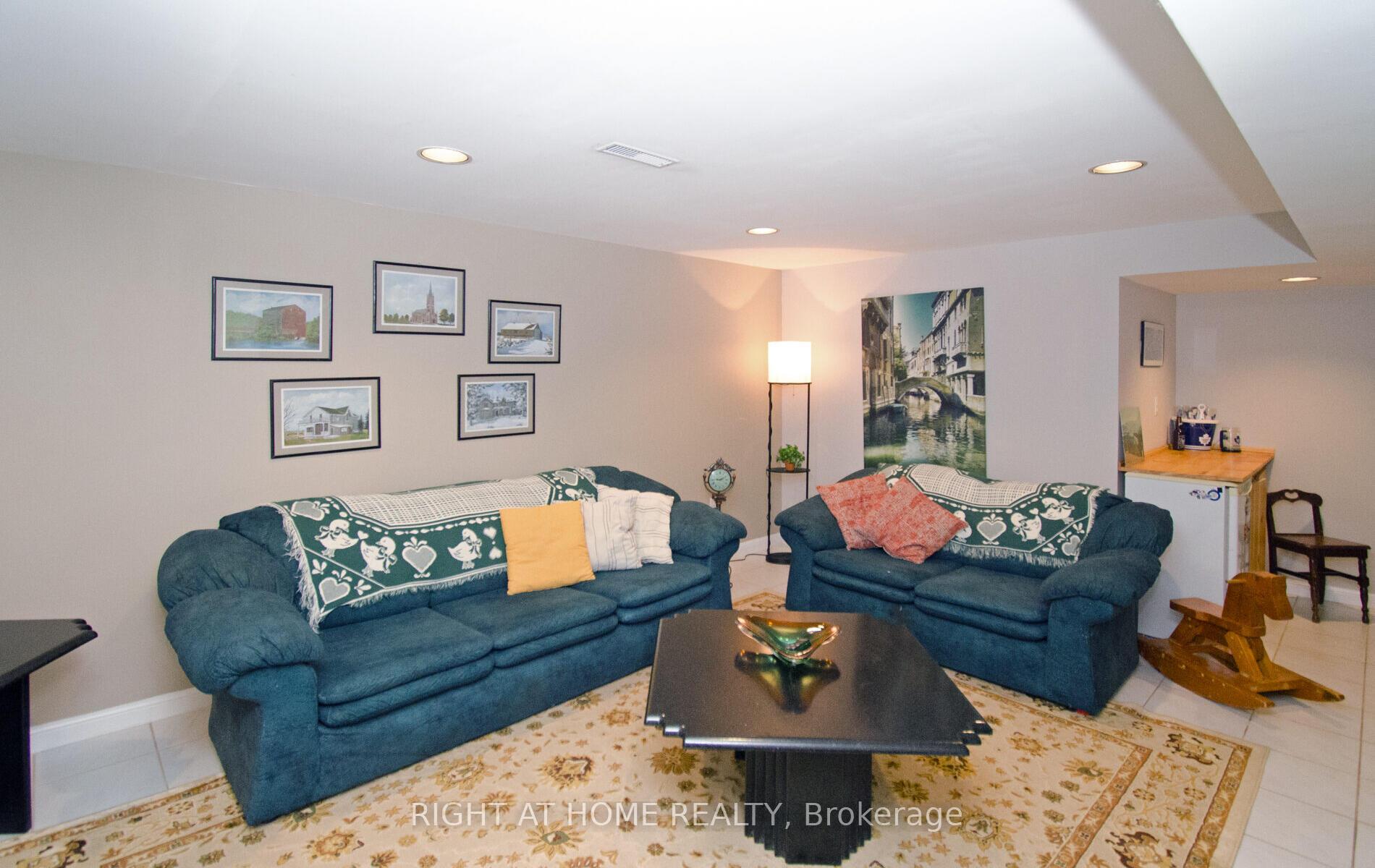 Photo 26 of 54 Ferguson Place, Brampton, Fletcher's West — HOMEH