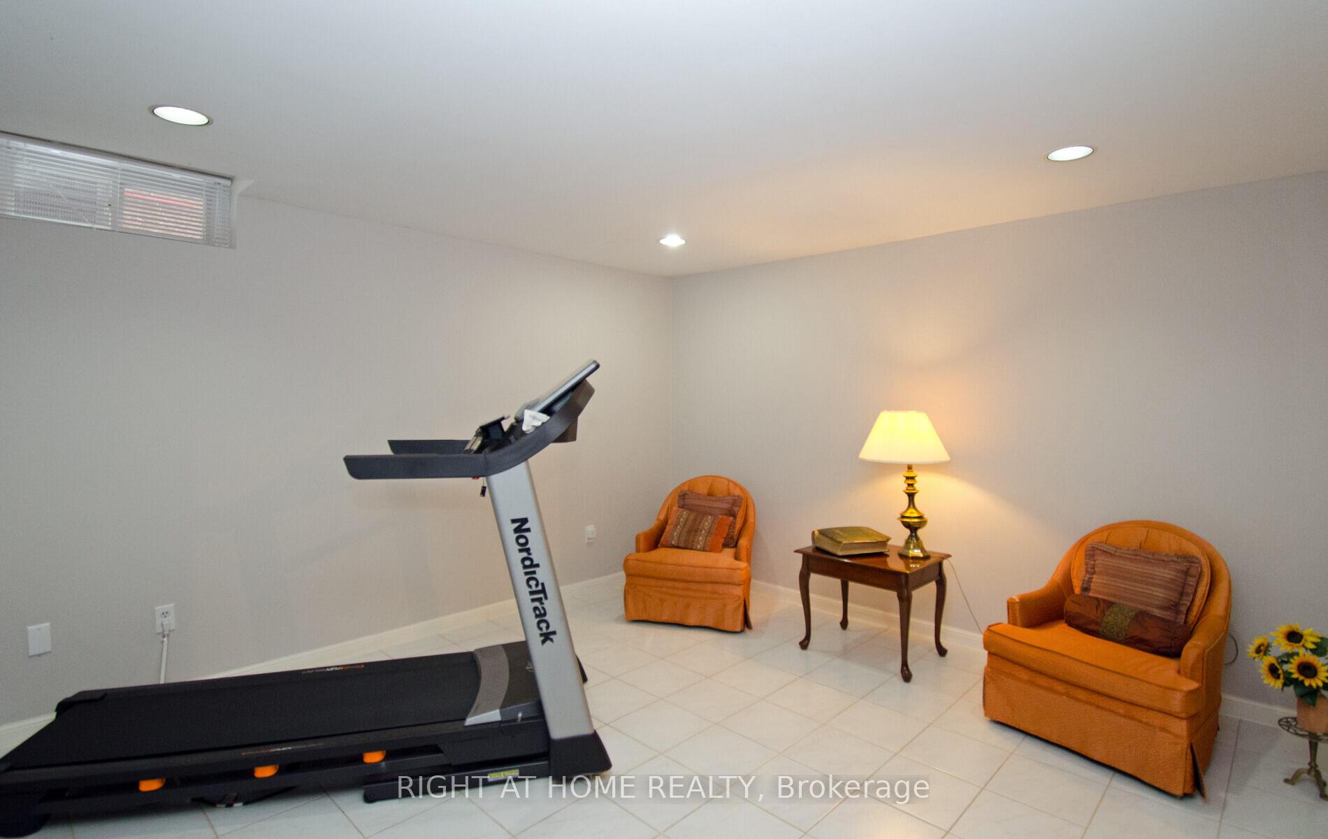 Photo 31 of 54 Ferguson Place, Brampton, Fletcher's West — HOMEH