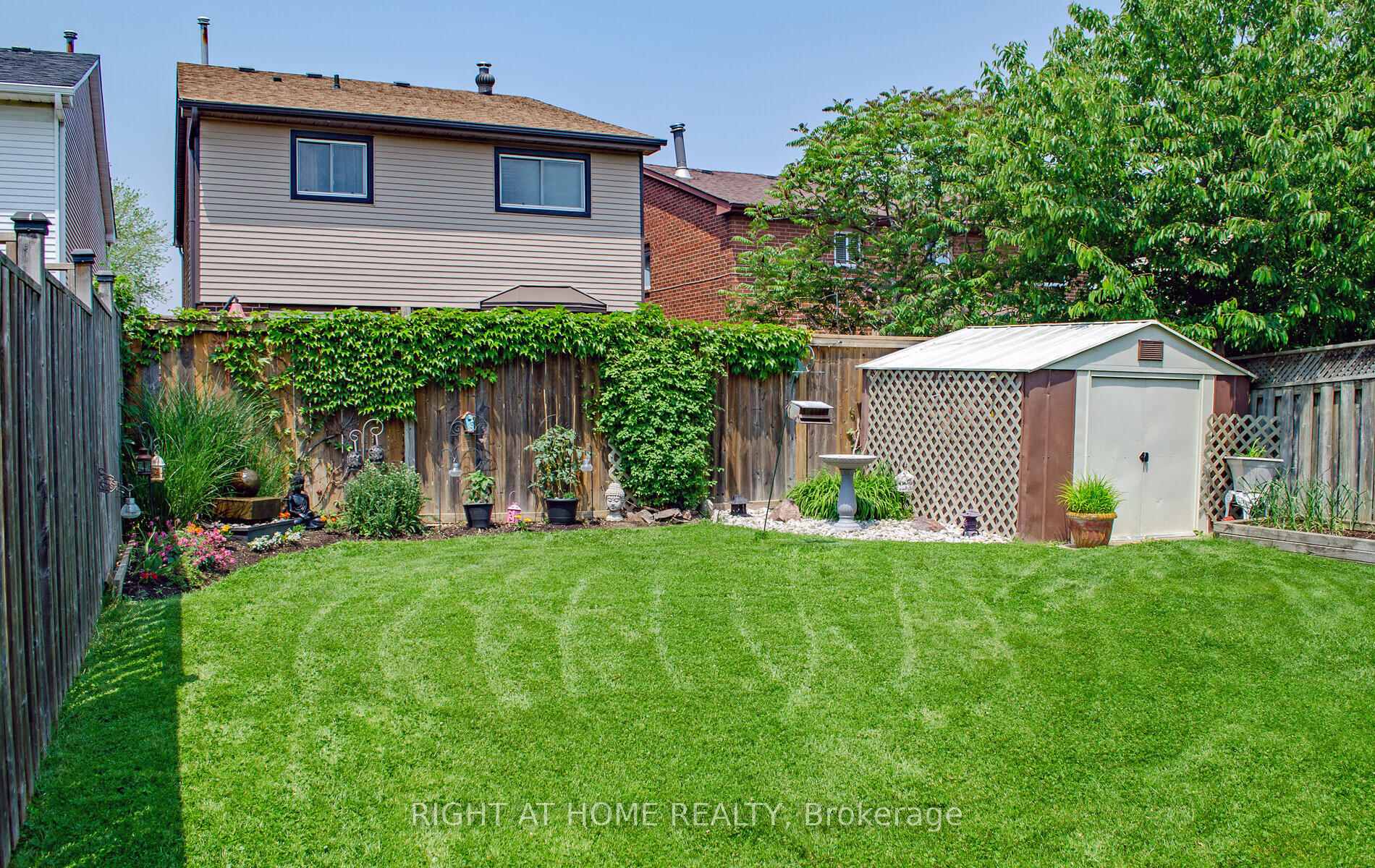 Photo 45 of 54 Ferguson Place, Brampton, Fletcher's West — HOMEH