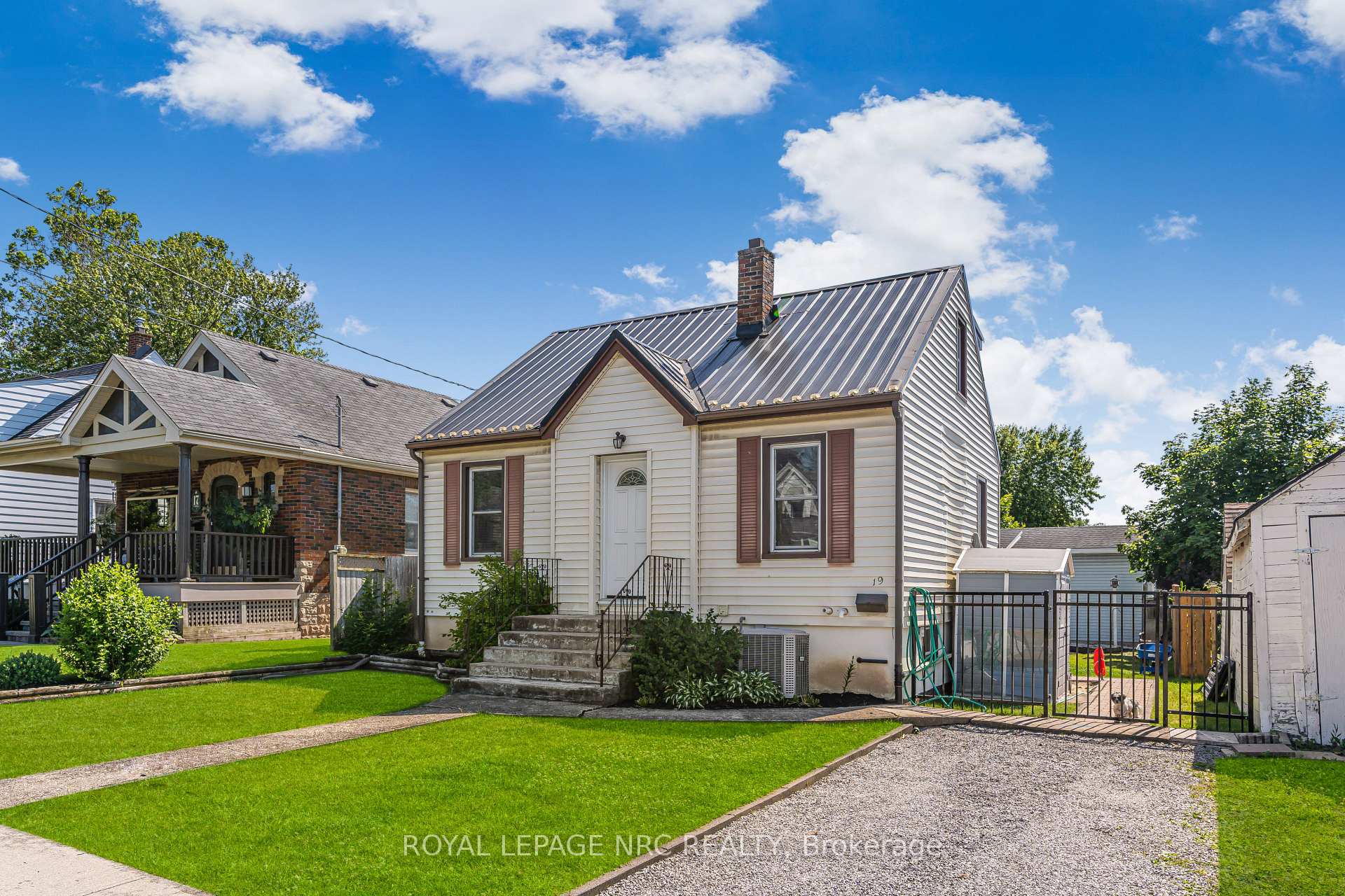 Front of 19 Campbell Avenue