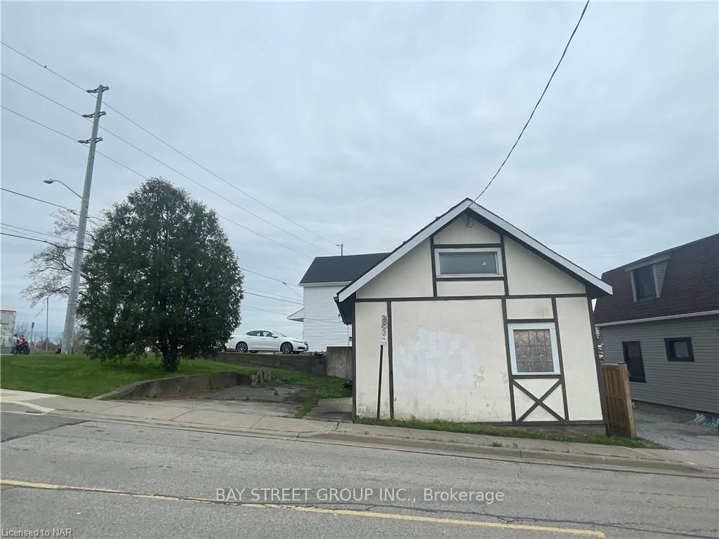 Photo 5 of 161 Queenston Street, St. Catharines, E. Chester — HOMEH