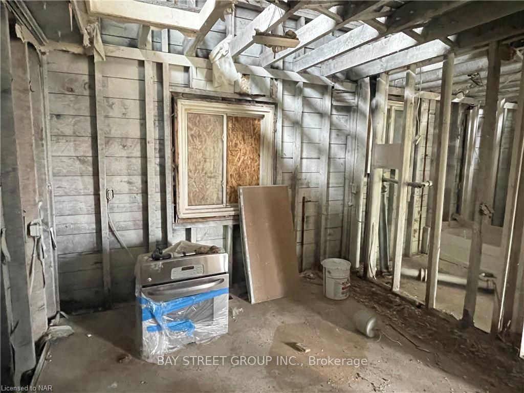 Photo 11 of 161 Queenston Street, St. Catharines, E. Chester — HOMEH