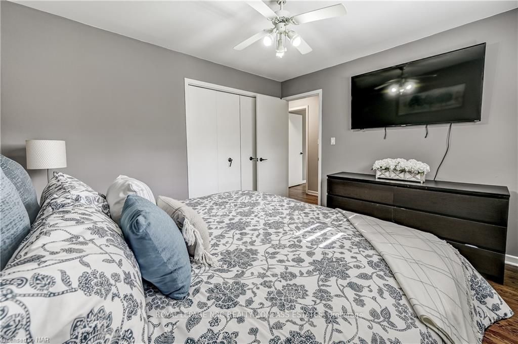 Photo 16 of 46 Bendingroad Crescent, St. Catharines, Lakeport — HOMEH