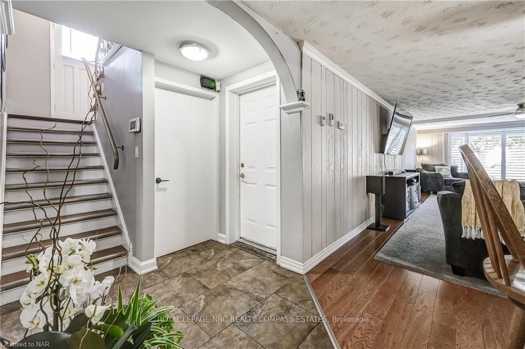 Photo 20 of 46 Bendingroad Crescent, St. Catharines, Lakeport — HOMEH