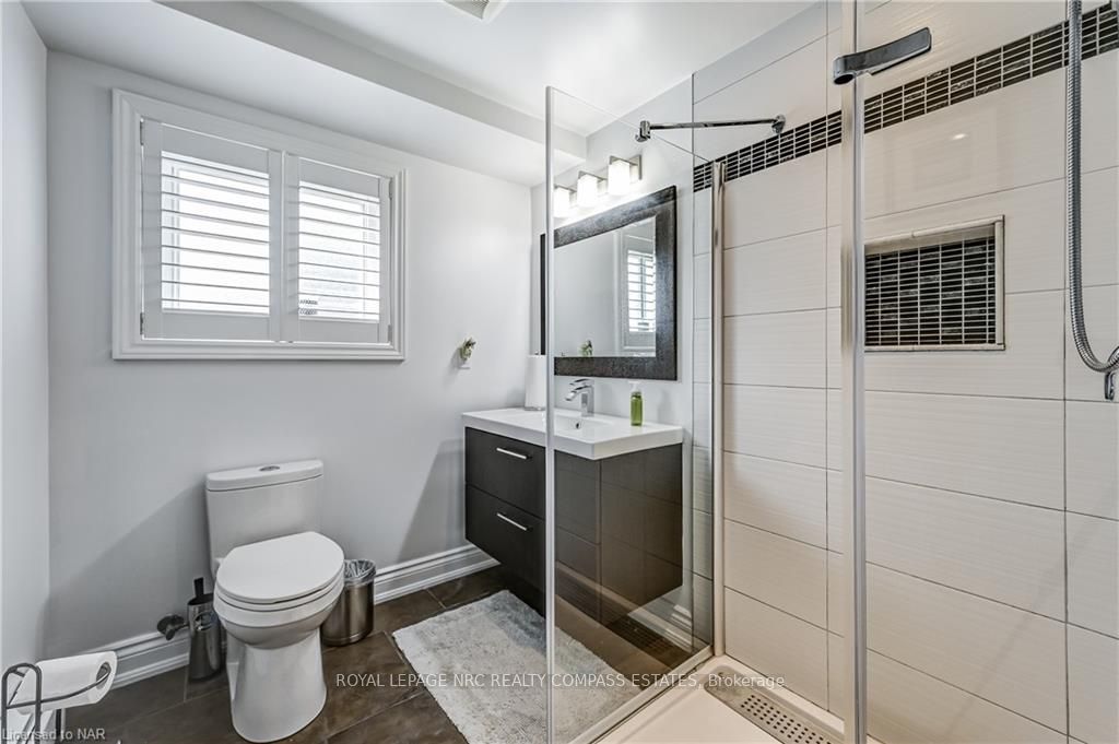 Photo 32 of 46 Bendingroad Crescent, St. Catharines, Lakeport — HOMEH