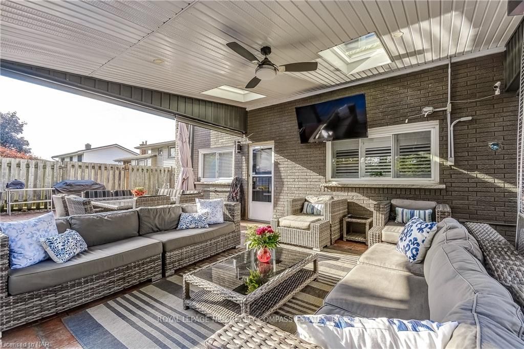Photo 38 of 46 Bendingroad Crescent, St. Catharines, Lakeport — HOMEH