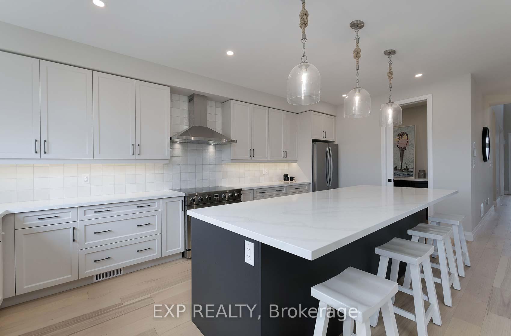 Photo 12 of 63 Gateway Drive, Barrie, Rural Barrie Southeast — HOMEH