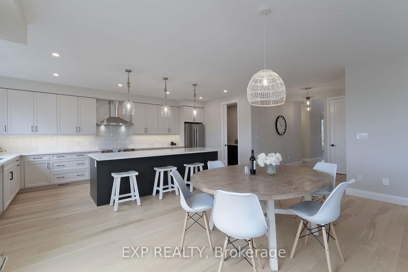 Photo 14 of 63 Gateway Drive, Barrie, Rural Barrie Southeast — HOMEH