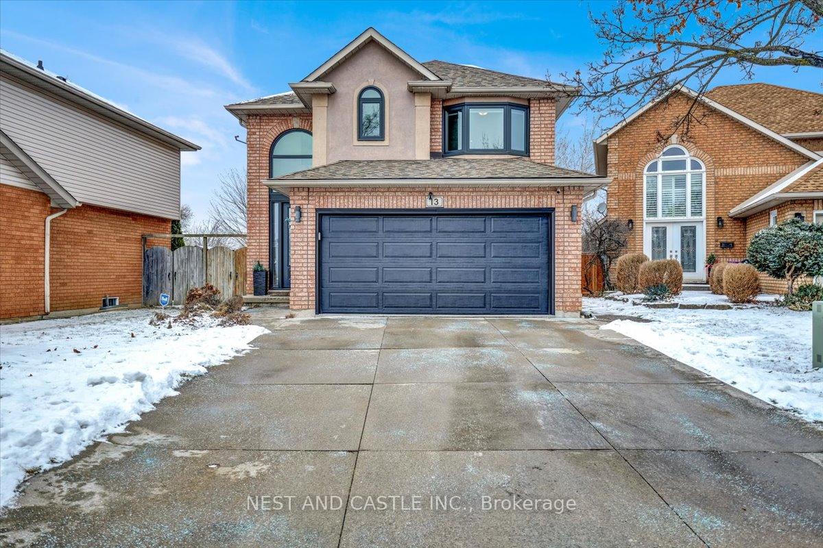 Front of 13 Treeview Court