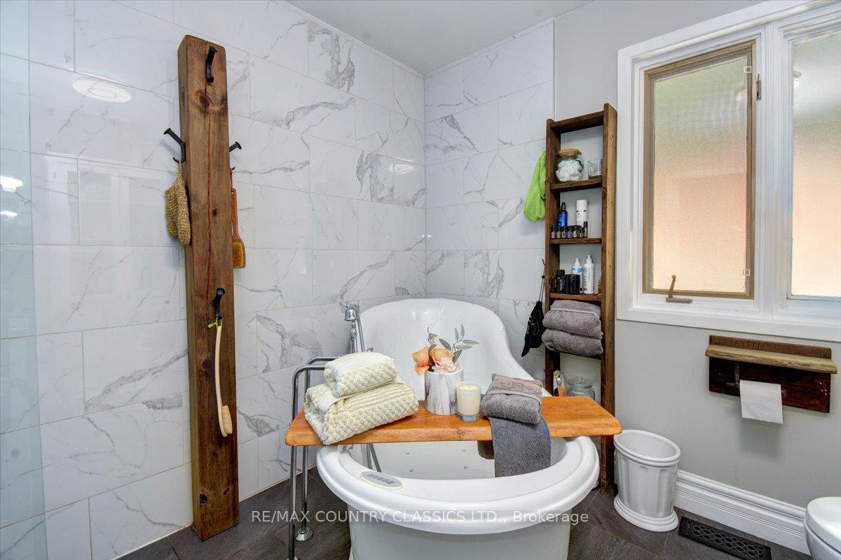 Photo 14 of 442A Stringer Drive, Faraday — HOMEH