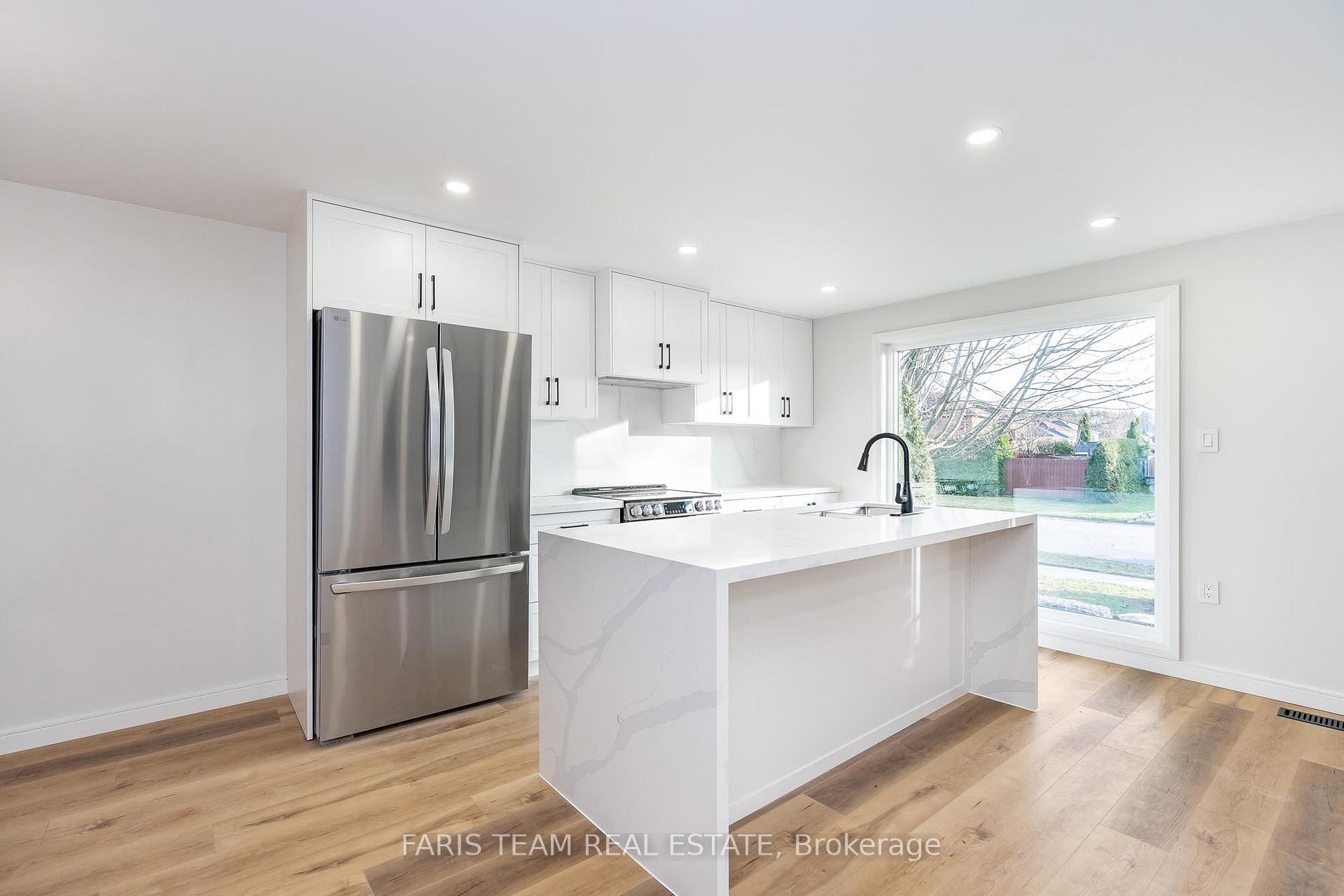 Photo 3 of 50 Rundle Crescent, Barrie, Holly — HOMEH