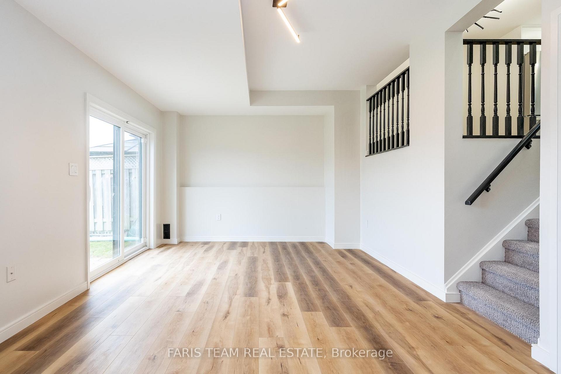 Photo 7 of 50 Rundle Crescent, Barrie, Holly — HOMEH