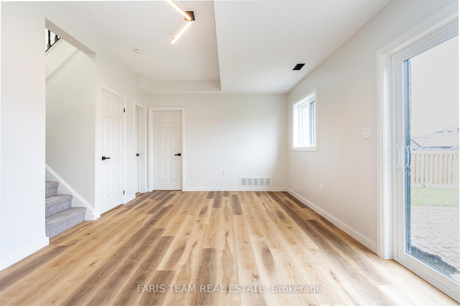 Photo 9 of 50 Rundle Crescent, Barrie, Holly — HOMEH