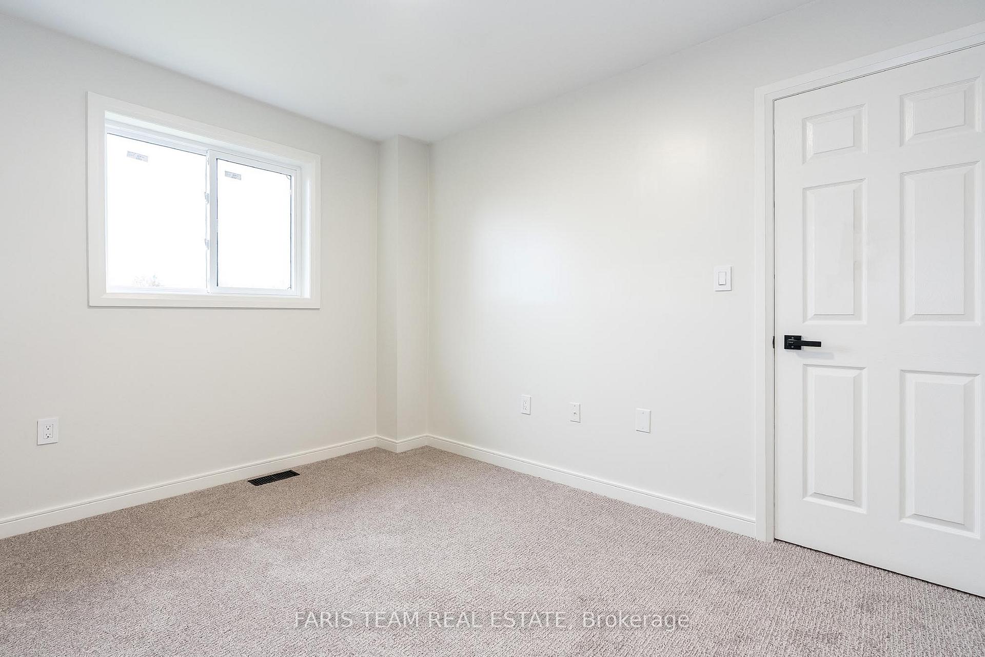 Photo 12 of 50 Rundle Crescent, Barrie, Holly — HOMEH