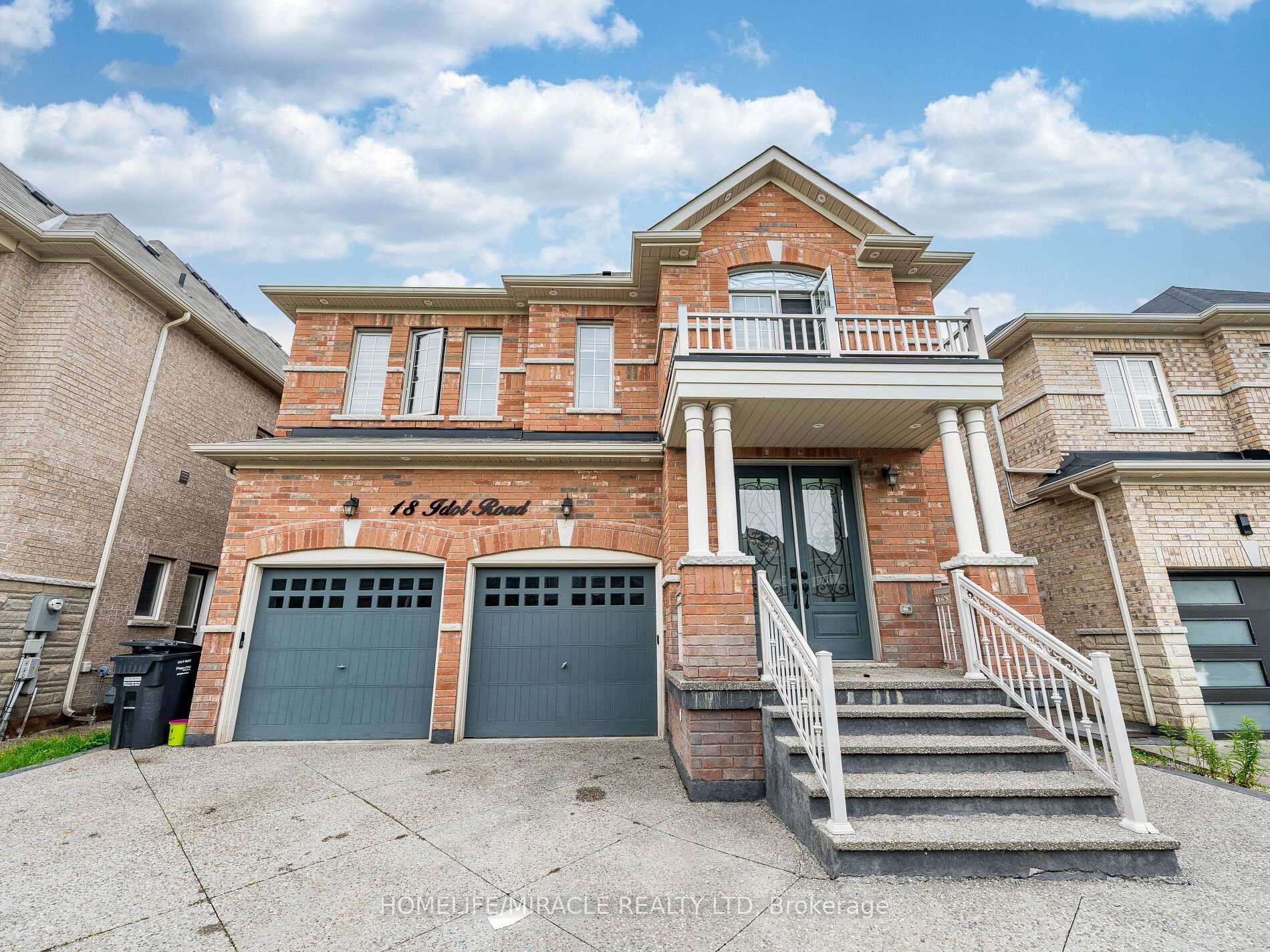 Photo 3 of 18 Idol Road, Brampton, Credit Valley — HOMEH