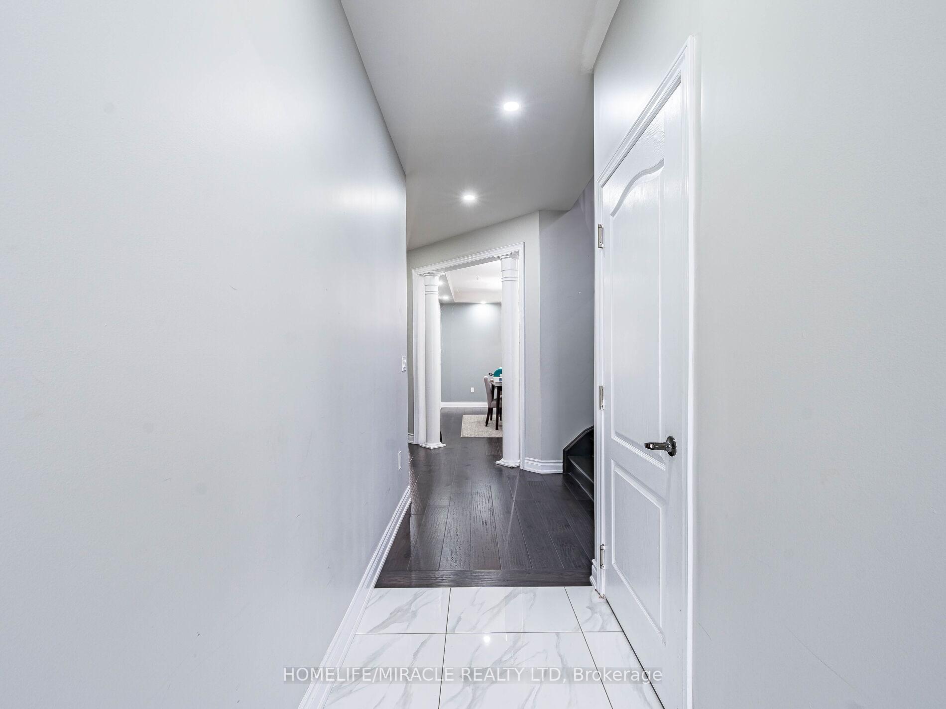 Photo 4 of 18 Idol Road, Brampton, Credit Valley — HOMEH