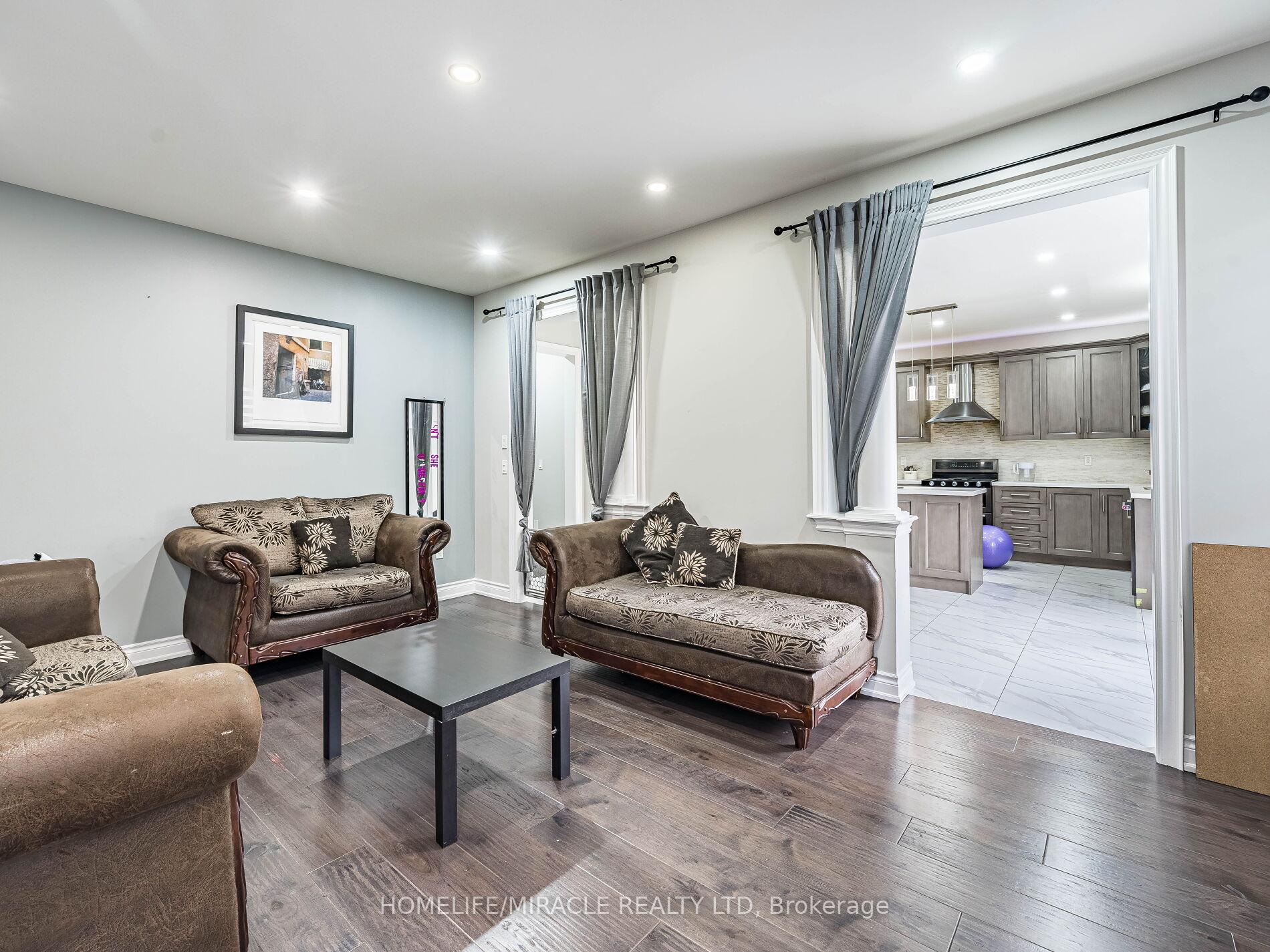 Photo 11 of 18 Idol Road, Brampton, Credit Valley — HOMEH