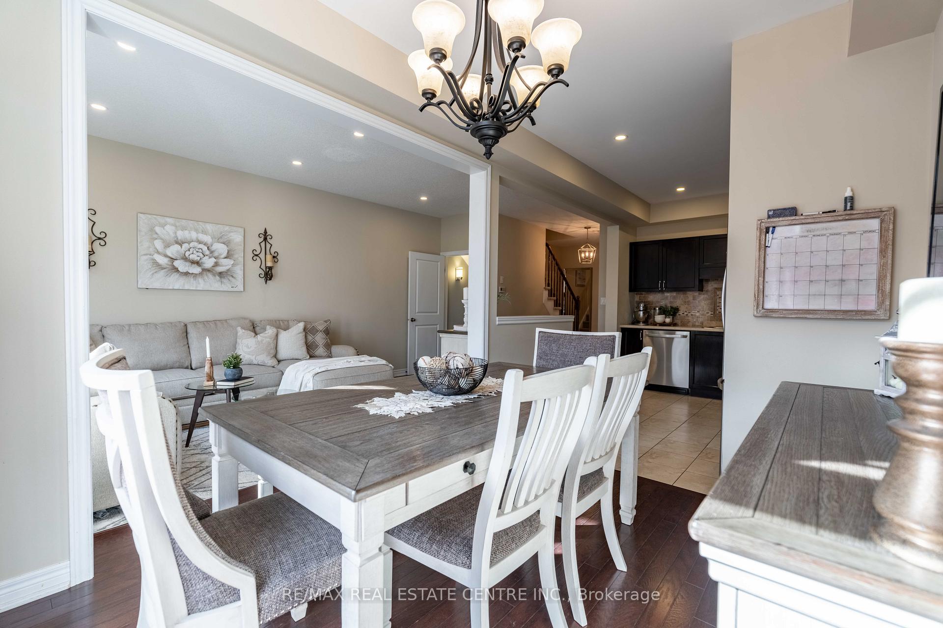 Photo 11 of Unit 10, 45 Seabreeze Crescent, Hamilton, Lakeshore — HOMEH