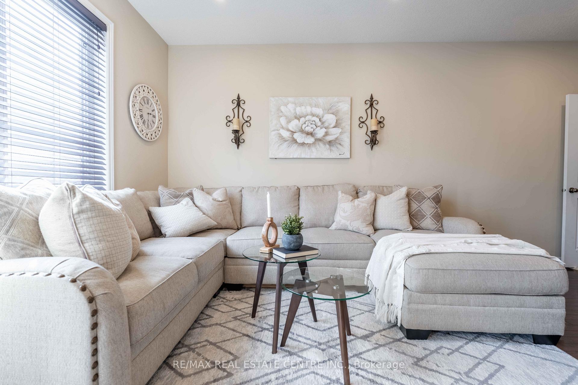 Photo 14 of Unit 10, 45 Seabreeze Crescent, Hamilton, Lakeshore — HOMEH