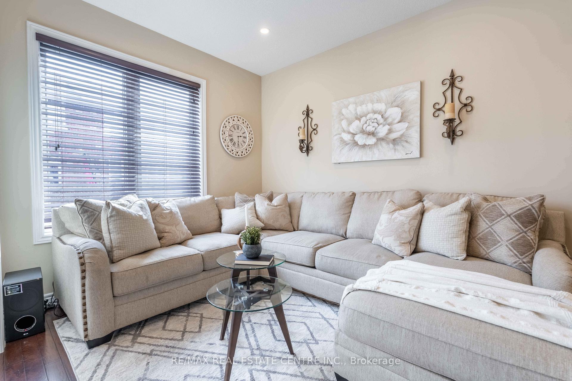 Photo 15 of Unit 10, 45 Seabreeze Crescent, Hamilton, Lakeshore — HOMEH