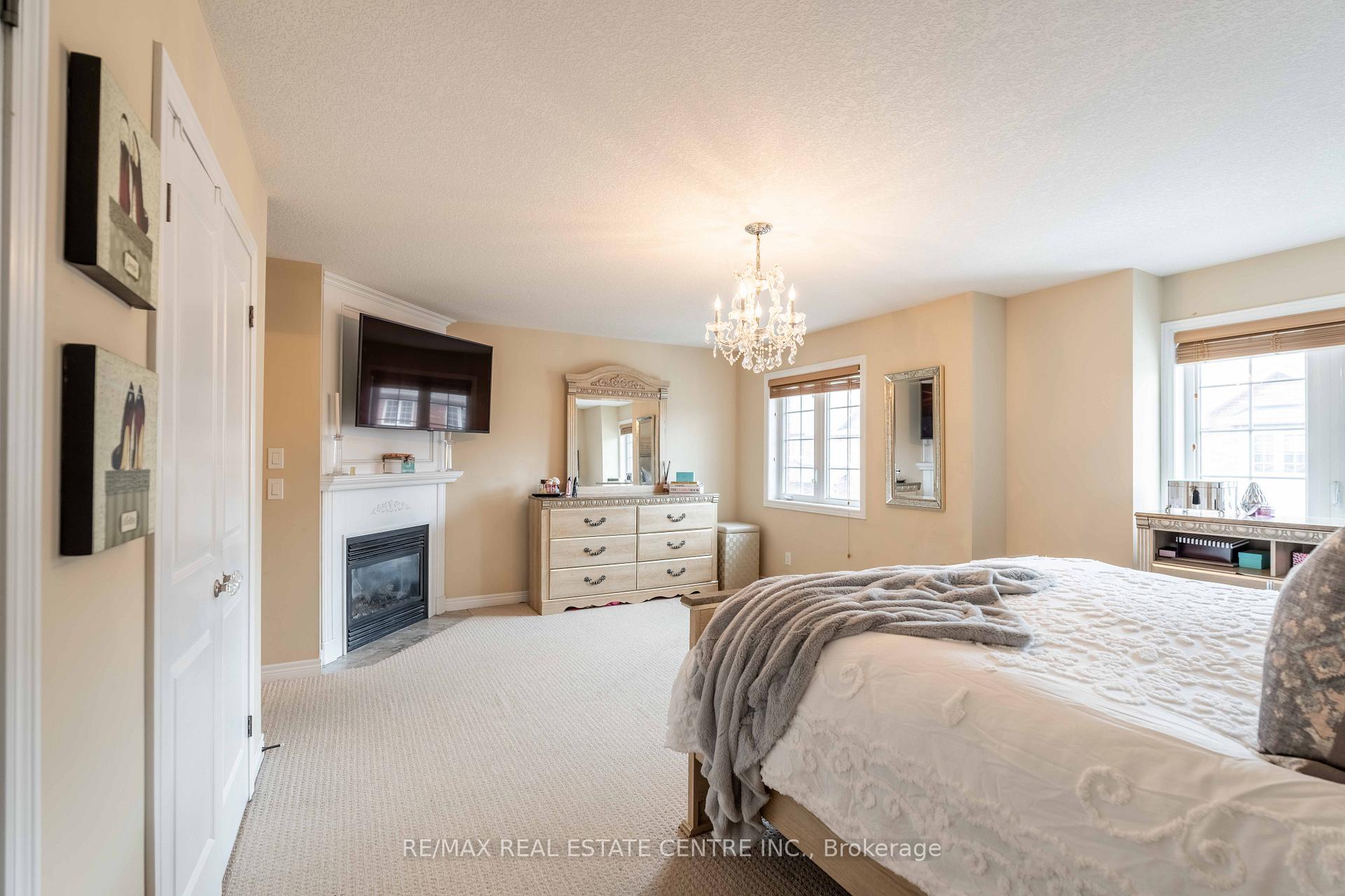 Photo 24 of Unit 10, 45 Seabreeze Crescent, Hamilton, Lakeshore — HOMEH