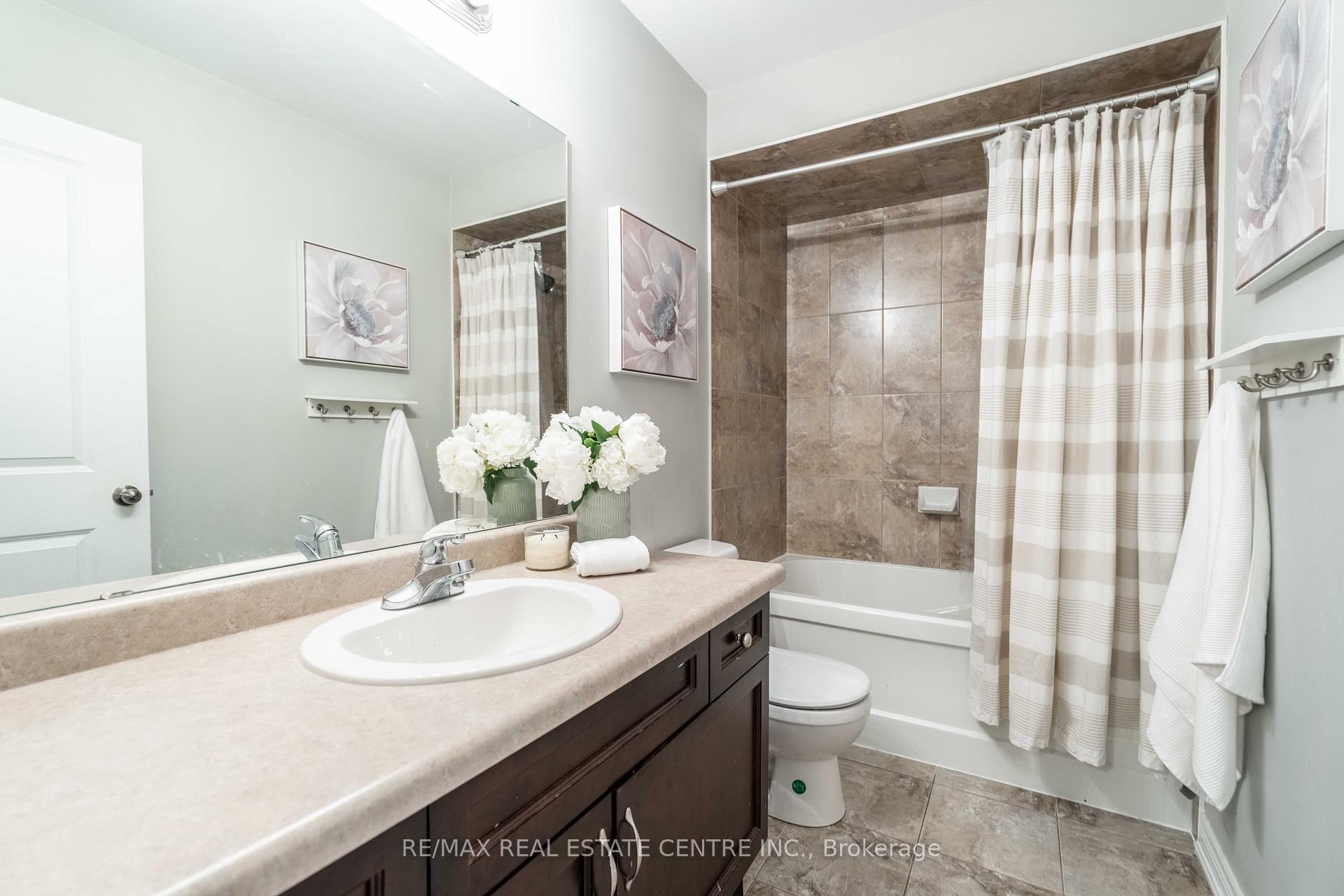 Photo 26 of Unit 10, 45 Seabreeze Crescent, Hamilton, Lakeshore — HOMEH
