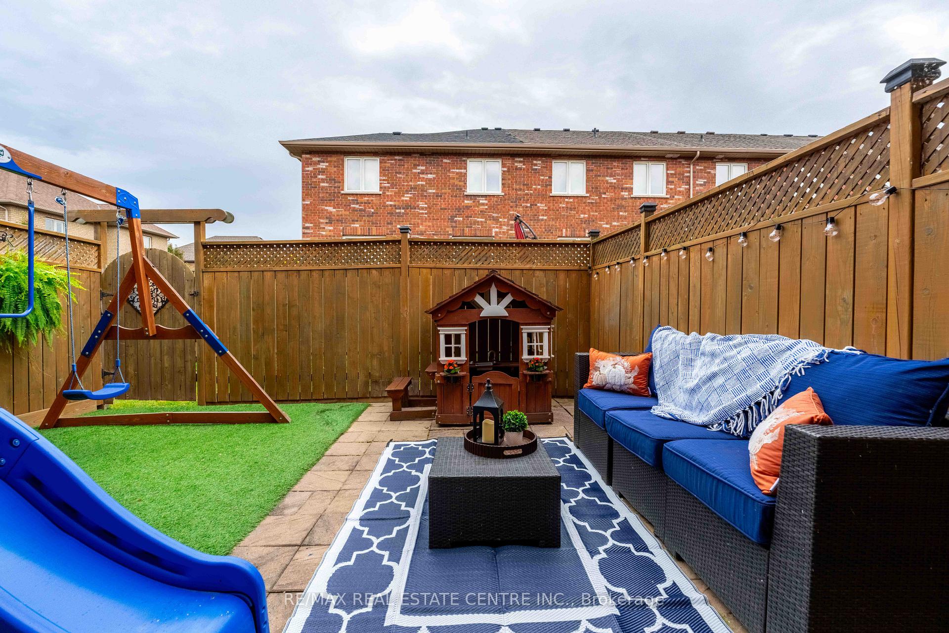 Photo 38 of Unit 10, 45 Seabreeze Crescent, Hamilton, Lakeshore — HOMEH