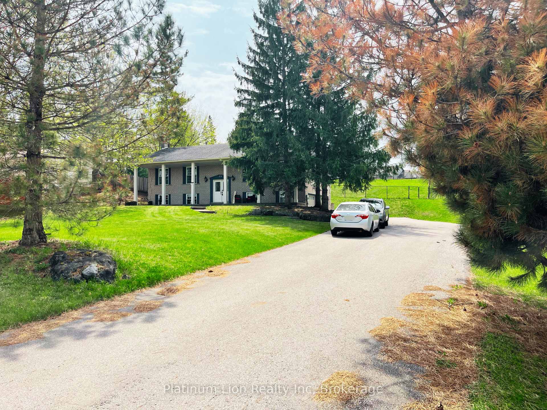Photo 2 of 231 Freelton Road, Hamilton, Freelton — HOMEH