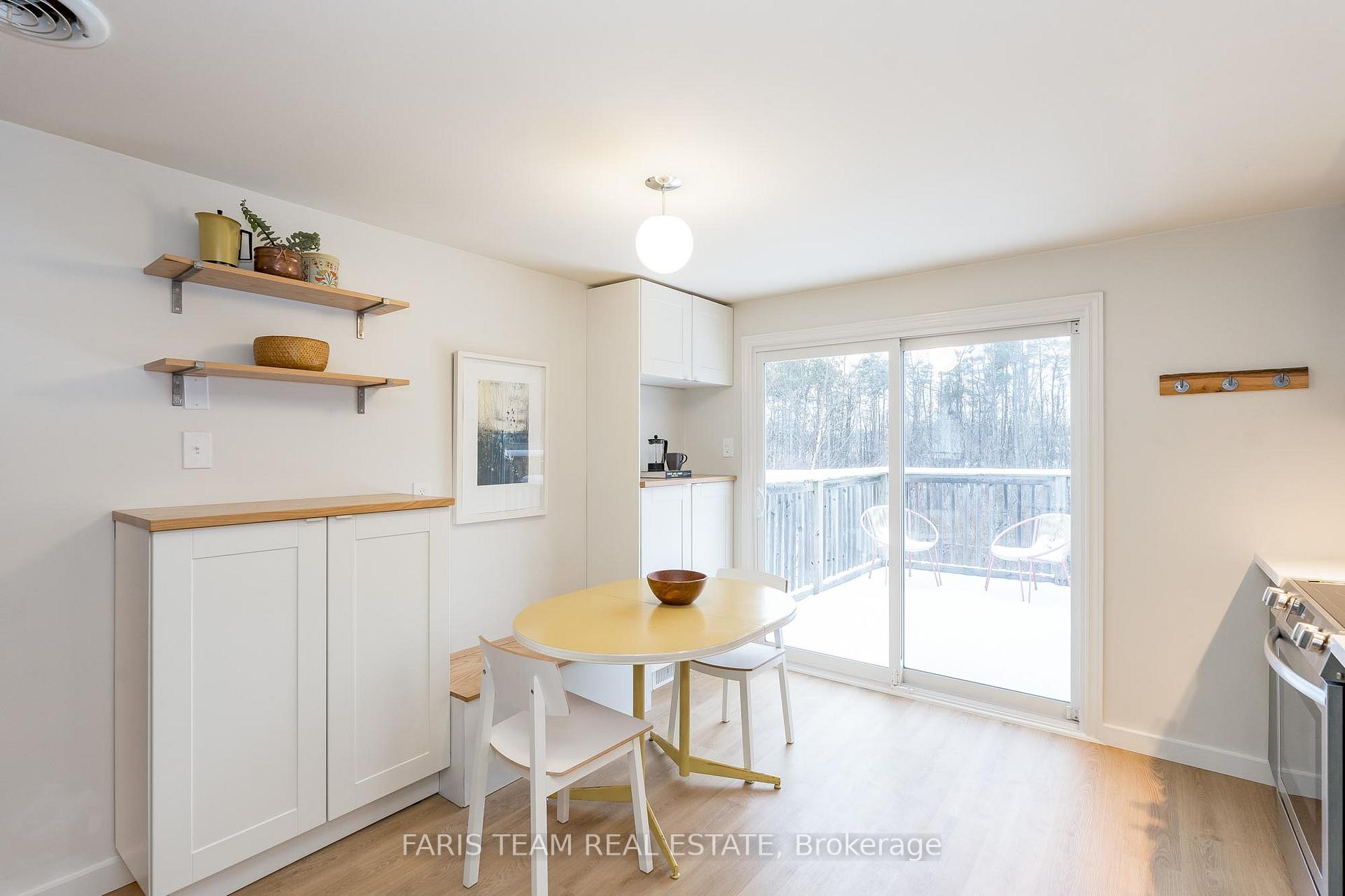 Photo 3 of 220 Lillian Crescent, Barrie, Sunnidale — HOMEH